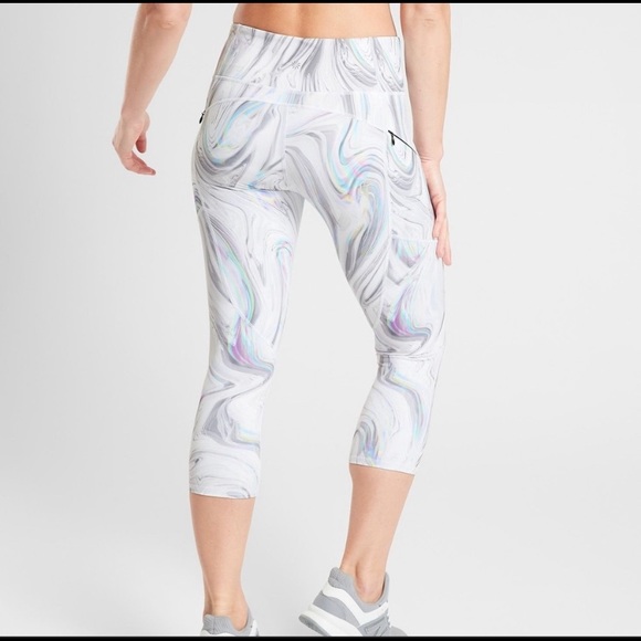 Athleta Contender opal capri crop leggings. Large Tall  Hard to Find - Picture 15 of 15